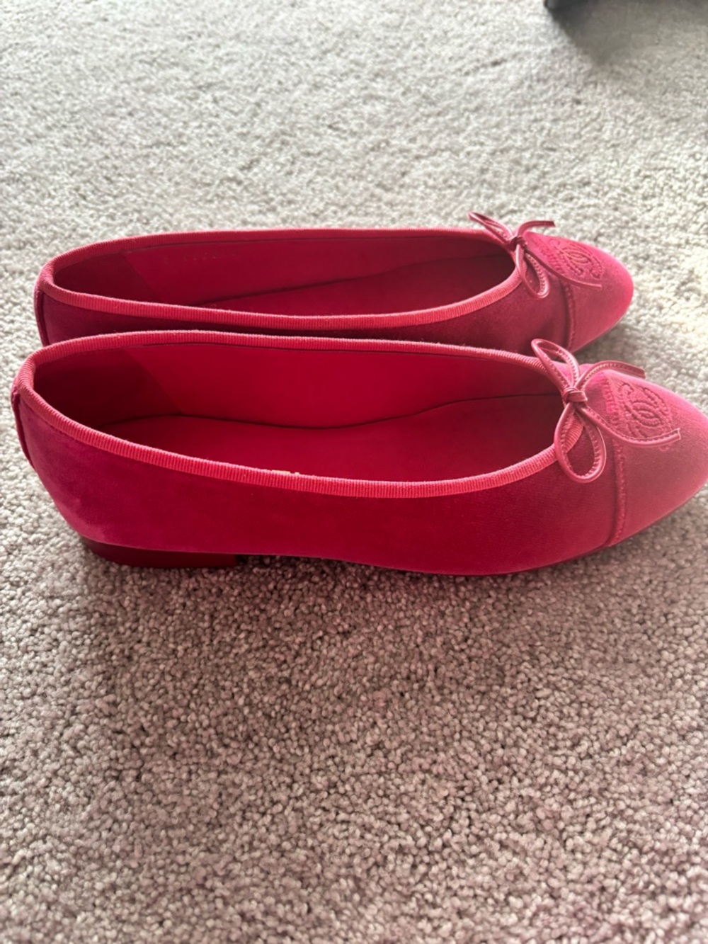 CHANEL Pink Velvet Bow Ballet Flats - Picture 3 of 6